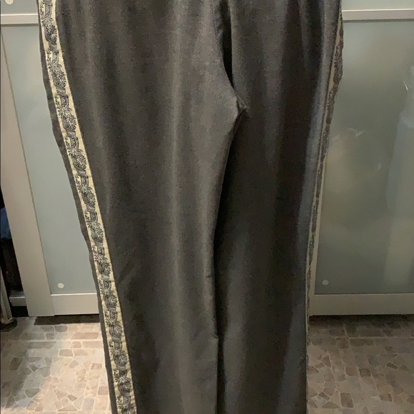 Grey trousers with filigree detailing on sides - Picture 3 of 3